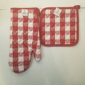 Minnie mouse oven mitts